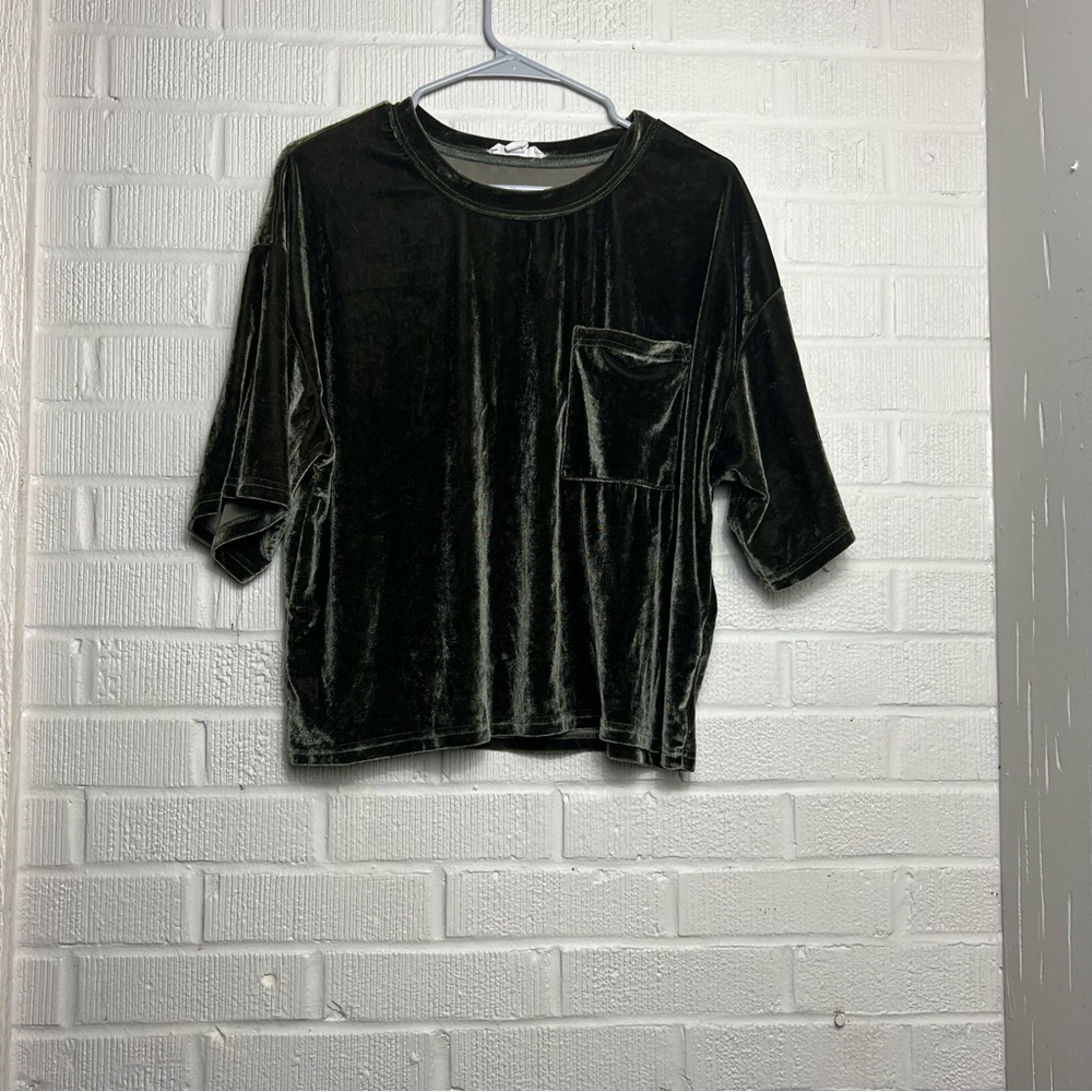 loveriche lose Swade green top w/front pocket